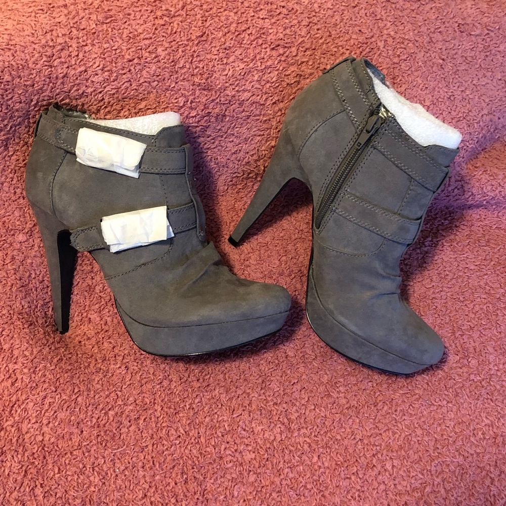 NEW - G by Guess Gray Suede Platform Heel Ankle Booties